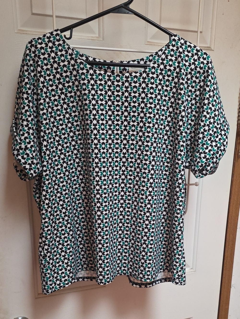 MELLODAY Geometric Print Short Sleeve Top - Black, White & Green